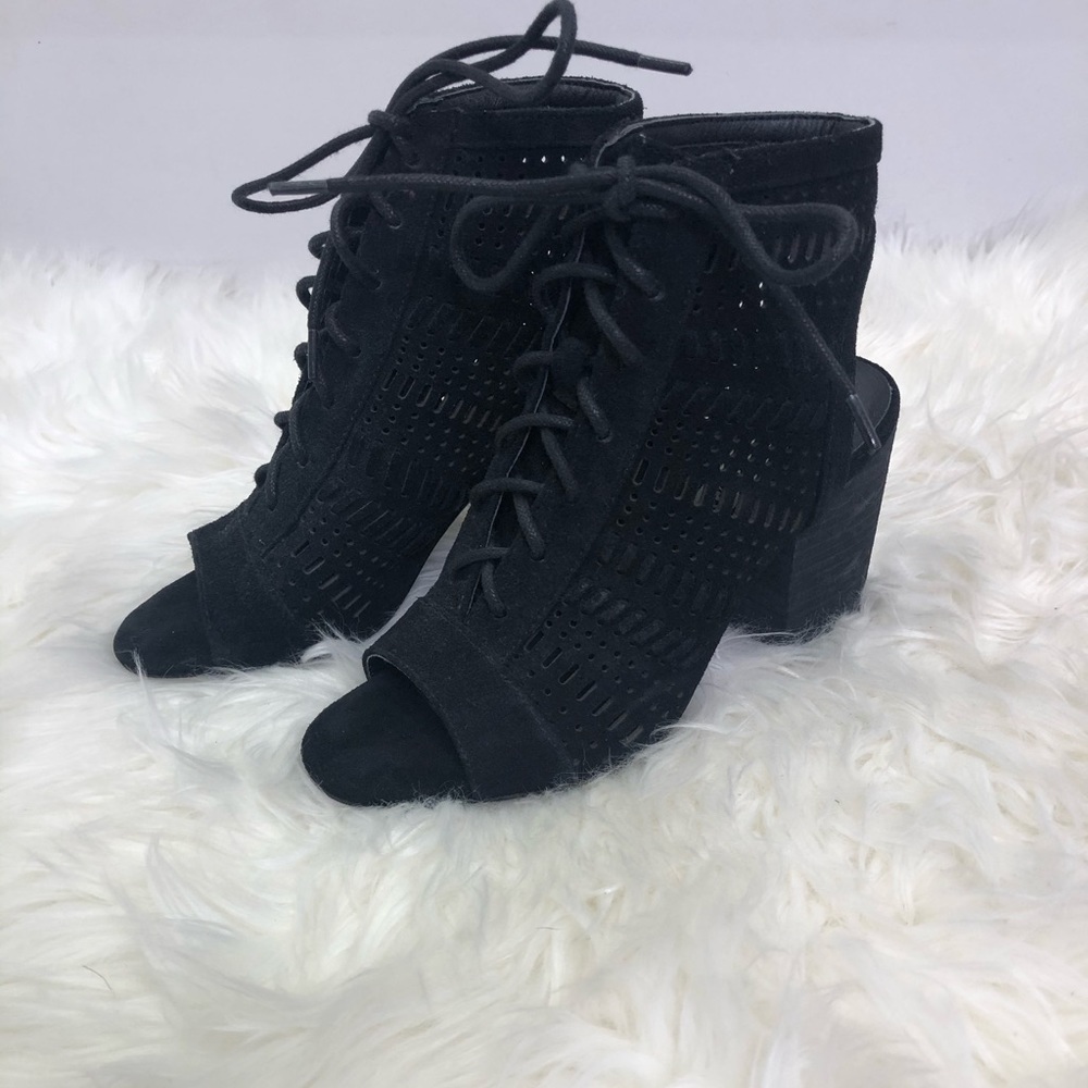 Back heels - Picture 2 of 4